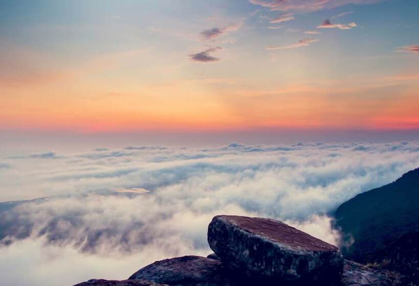 Люкс, Le Bokor Palace