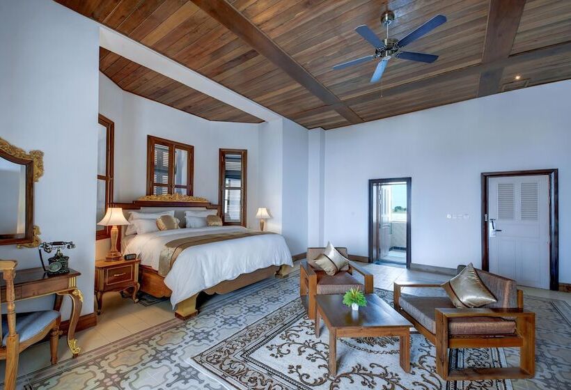 Люкс, Le Bokor Palace