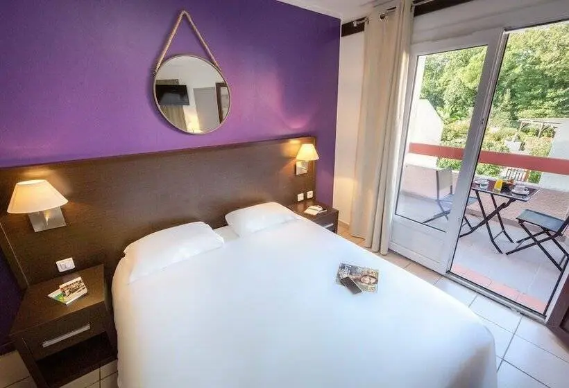 スタンダードルーム, Les Pins Blancs En Provence