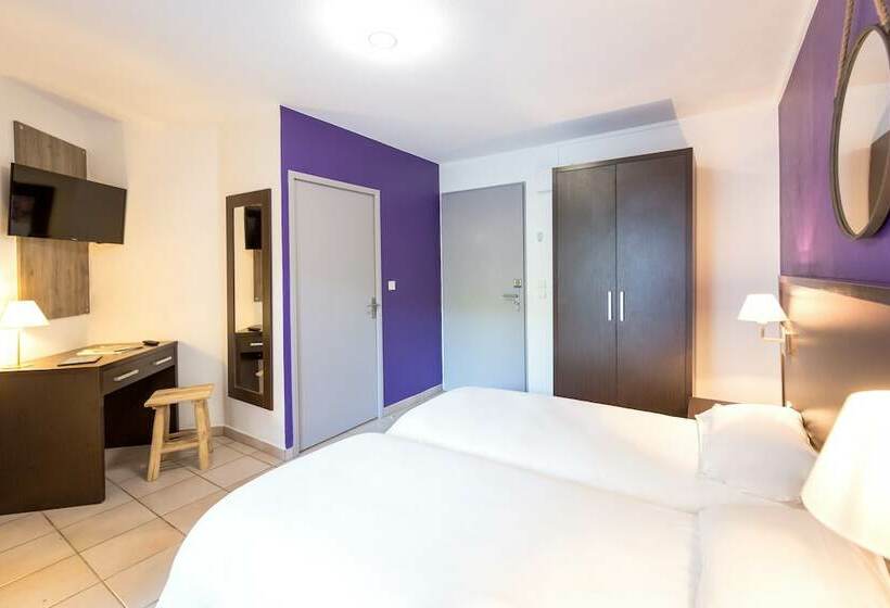 Номер Стандарт, Les Pins Blancs En Provence