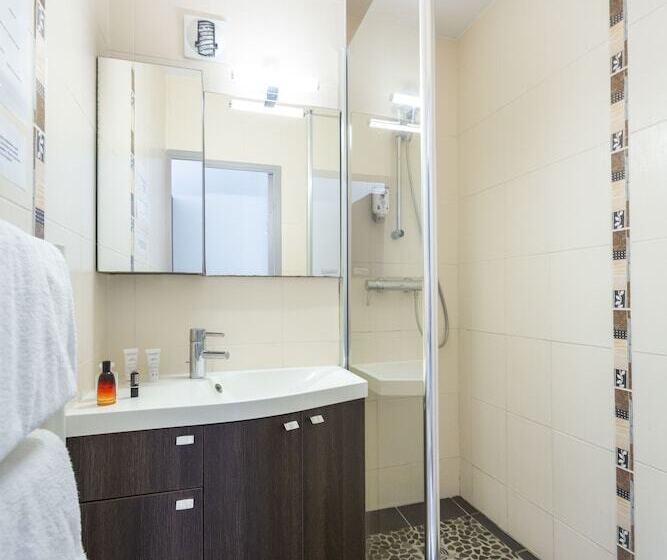 Номер Стандарт, Les Pins Blancs En Provence