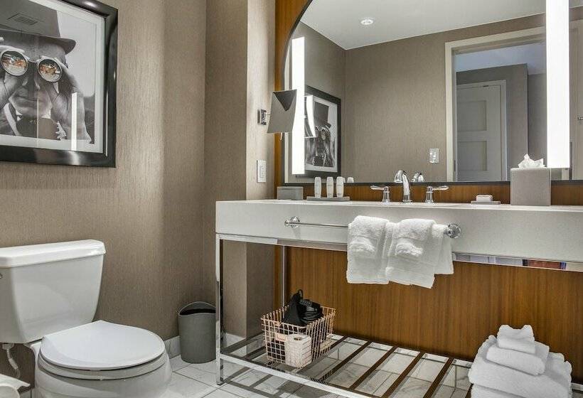 חדר דלוקס מותאם לאנשים עם מוגבלויות, Omni Louisville