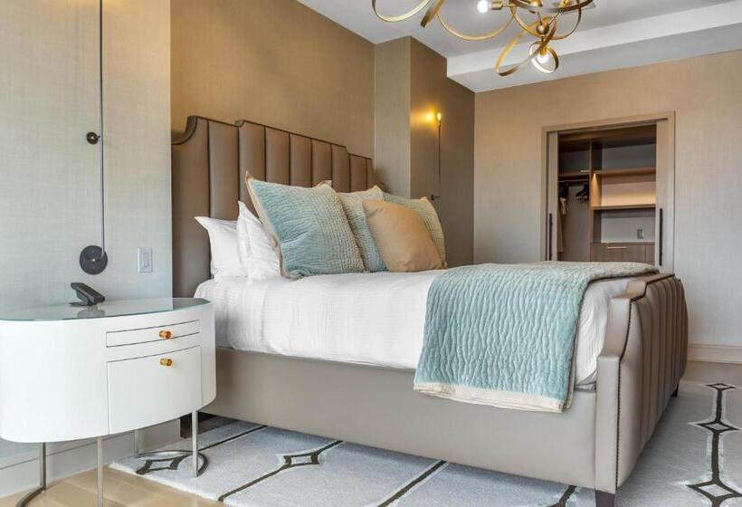 מיטת קינג בסוויטה, Omni Louisville