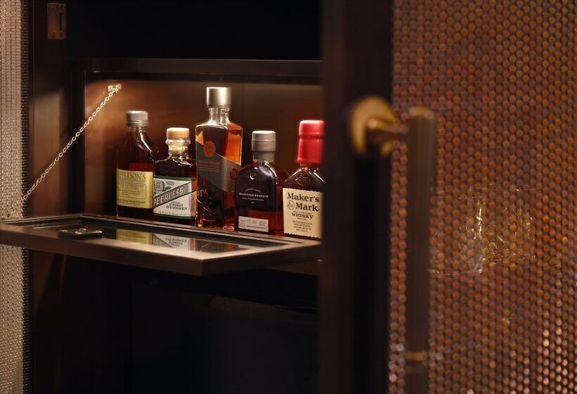 חדר פרמיום, Omni Louisville