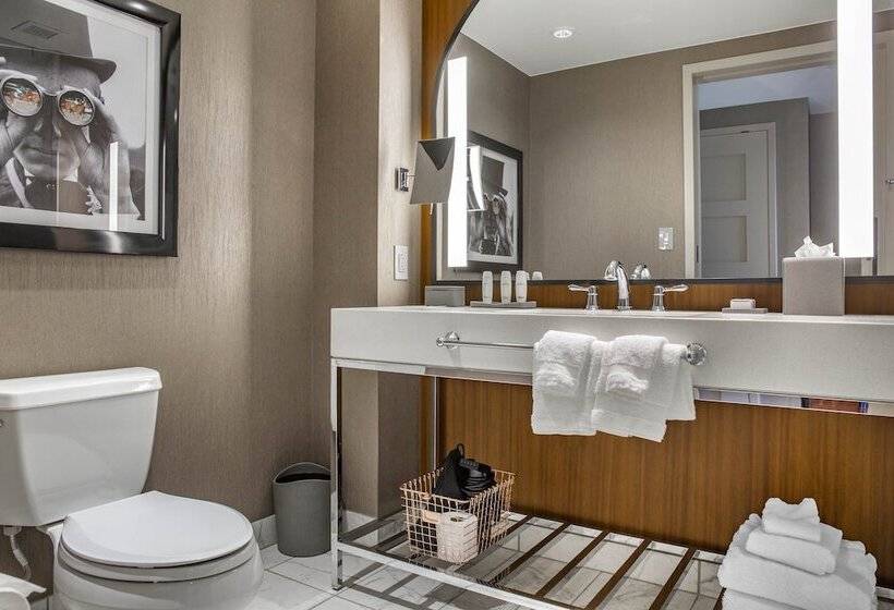 חדר פרמיום, Omni Louisville