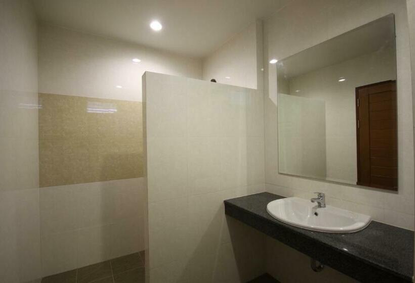 プールの見えるデラックスルーム, Paragon Suites Resort