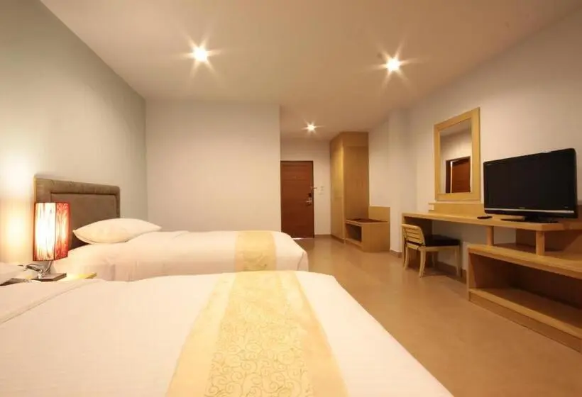 プールの見えるデラックスルーム, Paragon Suites Resort
