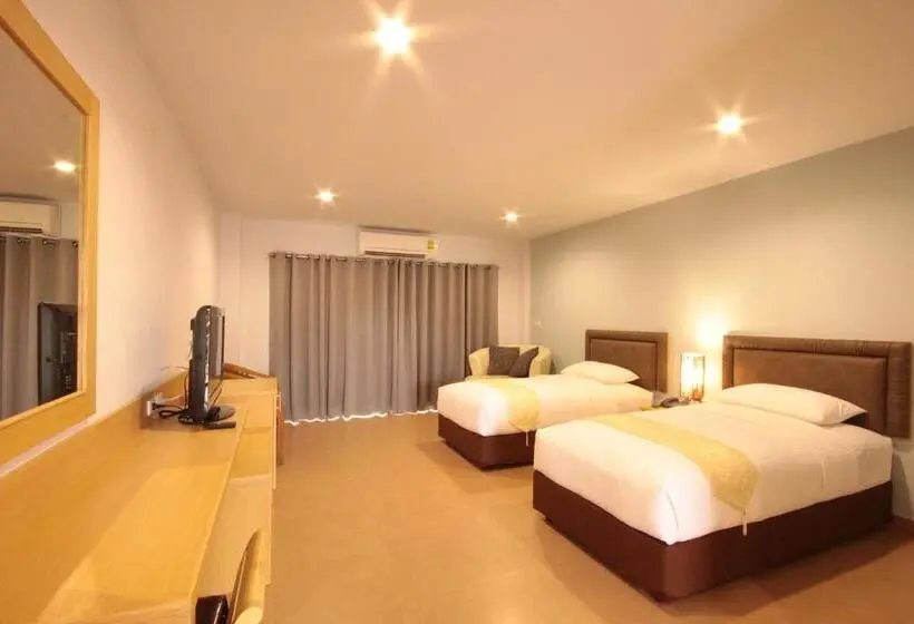 プールの見えるデラックスルーム, Paragon Suites Resort