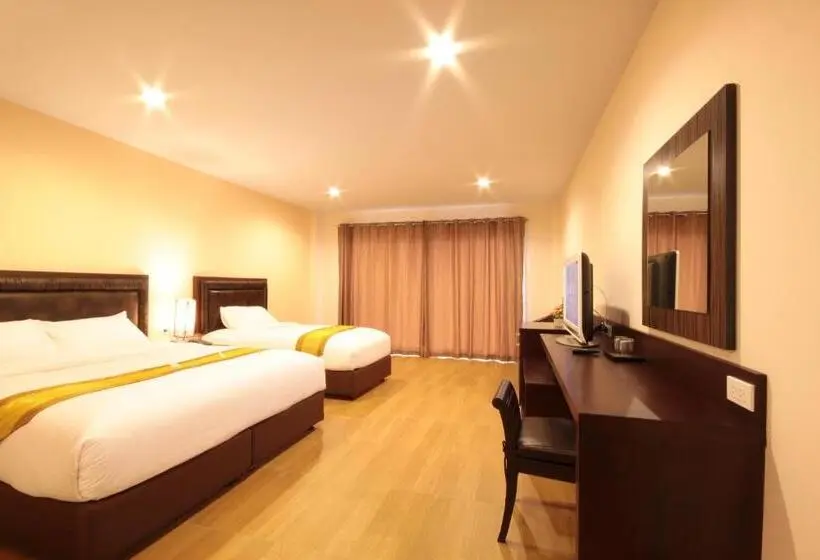 デラックストリプルルーム, Paragon Suites Resort