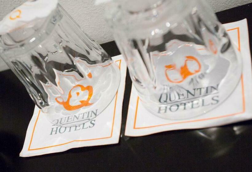 اتاق استاندارد چهار تخته, Quentin Zoo