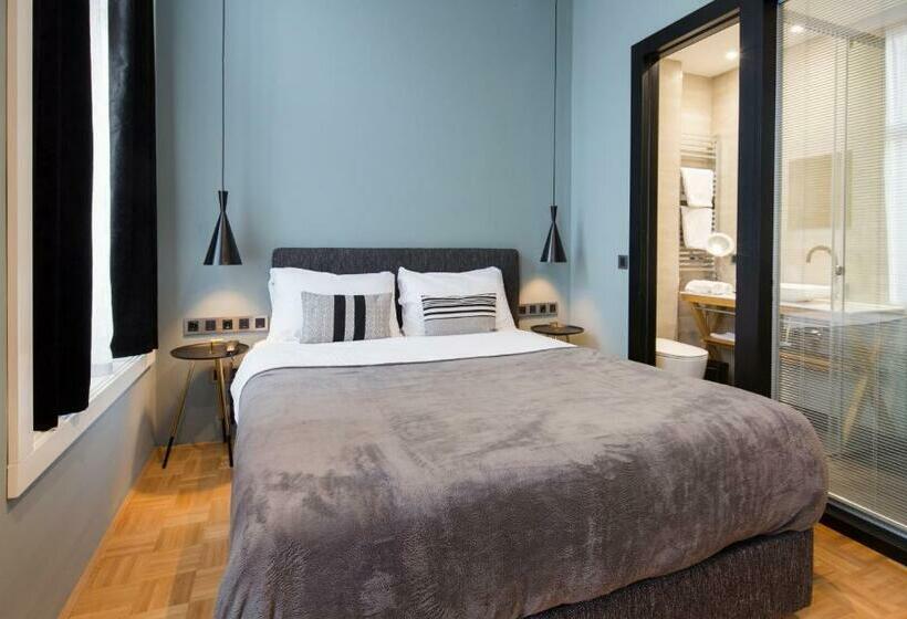 اتاق استاندارد, Quentin Zoo