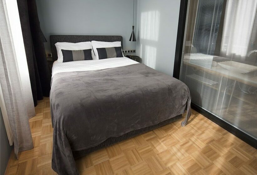 اتاق استاندارد, Quentin Zoo