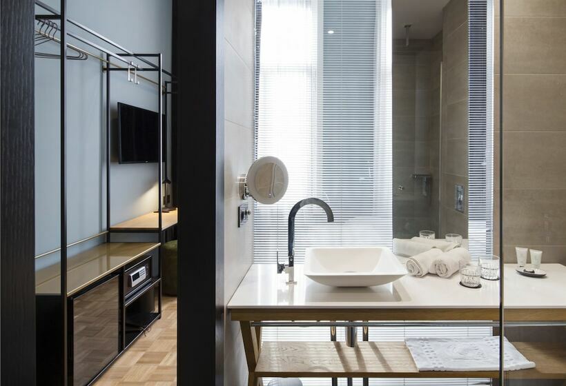 اتاق استاندارد, Quentin Zoo