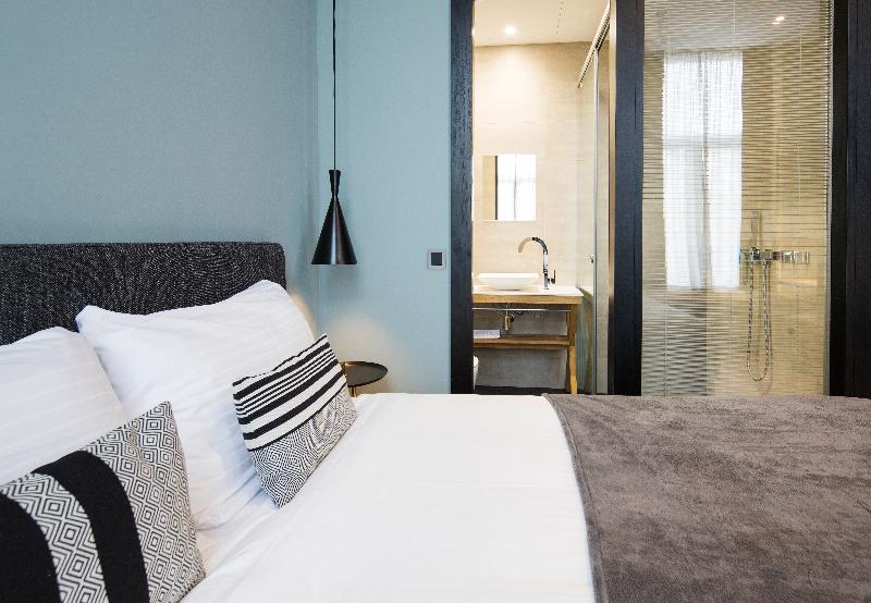 اتاق لوکس, Quentin Zoo