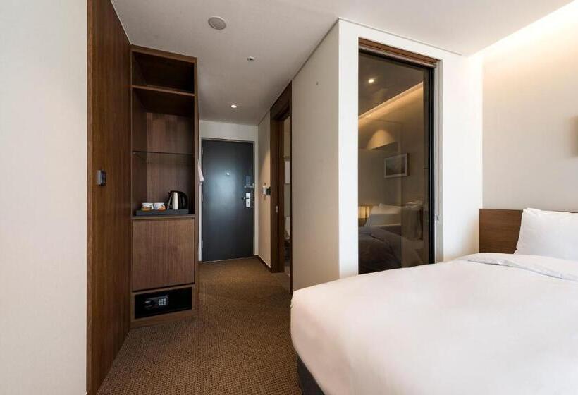 Номер Deluxe, Ramada Encore By Wyndham Haeundae