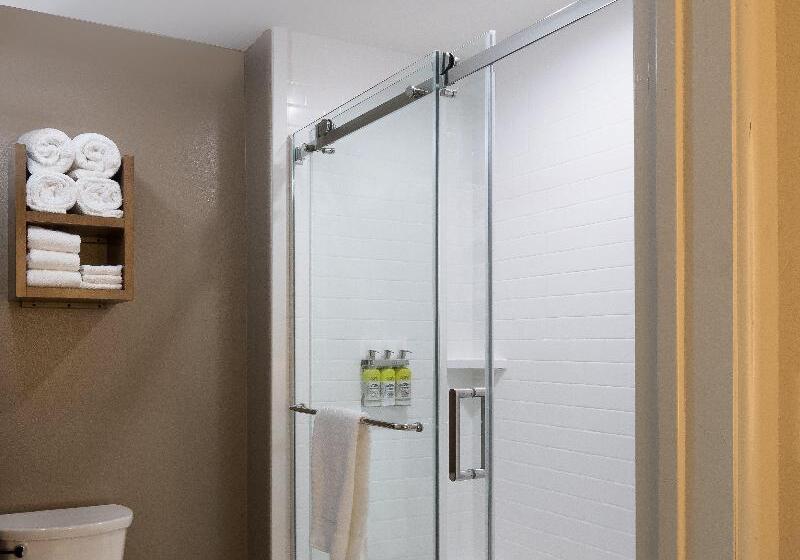 キングサイズベッドのスイートルーム, Staybridge Suites   Lake Jackson, An Ihg