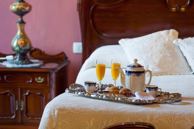 キングサイドベッドのスタンダードワンルーム, Staybridge Suites   Lake Jackson, An Ihg