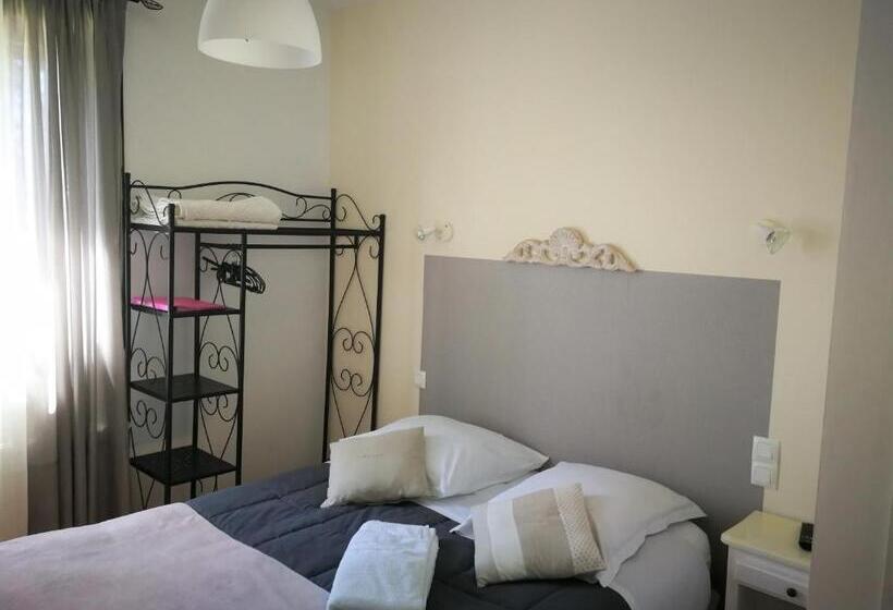 غرفة قياسية, Terrasses De L Aven