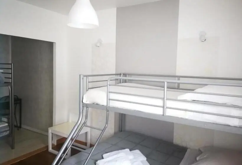 スタンダード5人部屋, Terrasses De L Aven