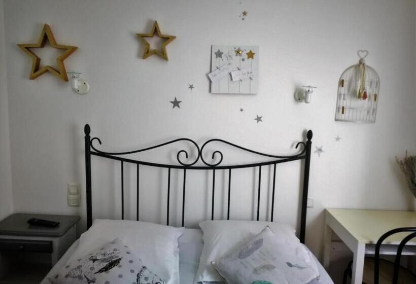 이코노미 룸, Terrasses De L Aven