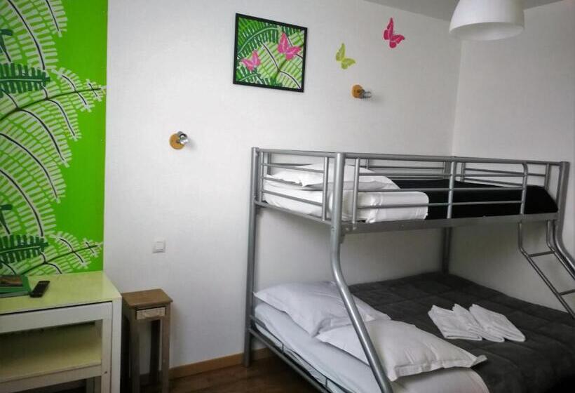 베이직 3인 룸, Terrasses De L Aven