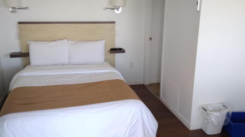 Номер Стандарт, Motel Au Fleuve D'argent