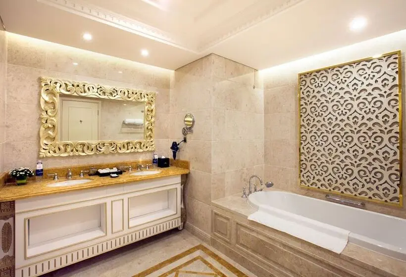 سوئیت اجرایی با چشم‌انداز دریا, Wyndham Grand Phu Quoc
