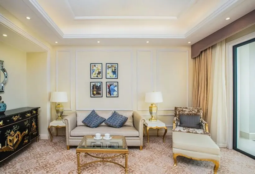 سوئیت اجرایی با چشم‌انداز دریا, Wyndham Grand Phu Quoc