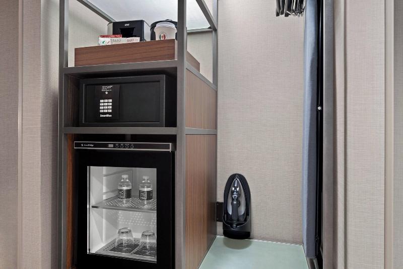 اتاق استاندارد با تخت بزرگ, Ac Hotel By Marriott New York Downtown