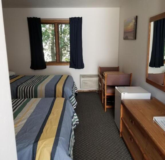 经济房, Square Rigger Lodge