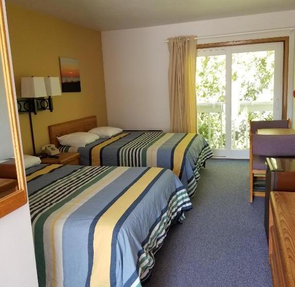 经济房, Square Rigger Lodge