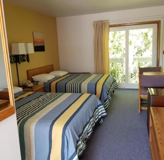 经济房, Square Rigger Lodge