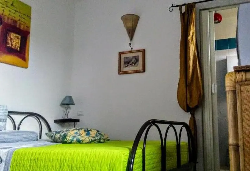 キングサイズベッドのスタンダードルーム, B&b Fa.ro.mi
