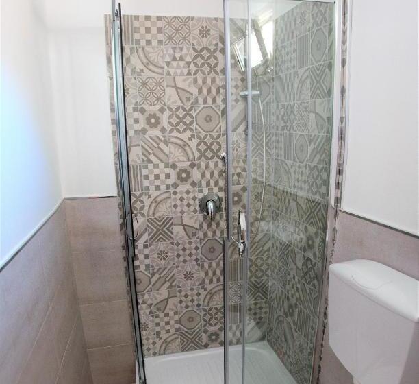اتاق استاندارد سه نفره, Guest House Del Lido