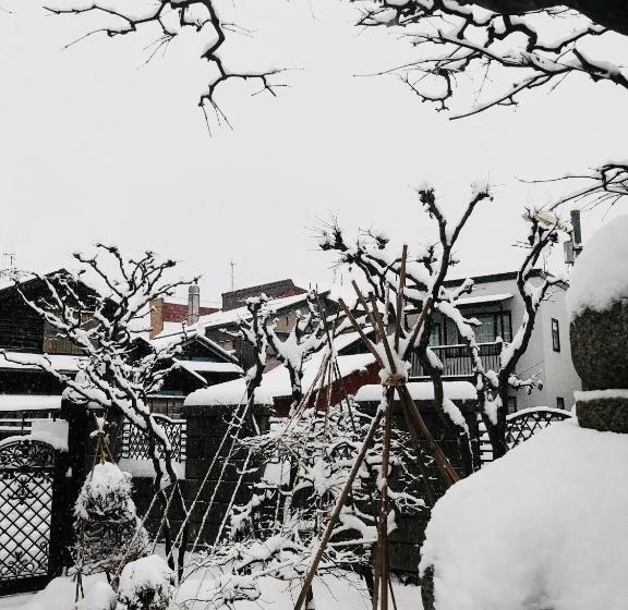 וילה בת חדר שינה 1, Otarunishikien