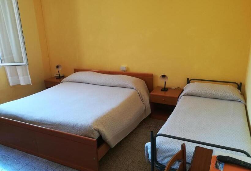 غرفة قياسية ثلاثية, Albergo Calcagno