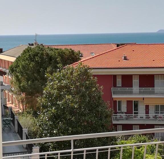غرفة قياسية فردية مطلة علي البحر, Albergo Calcagno
