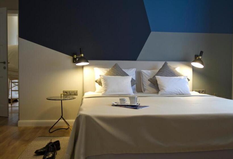 豪华房间, Ditlin