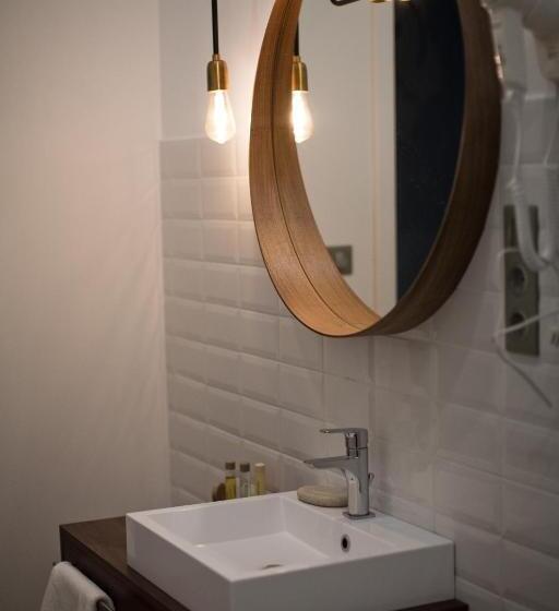 豪华房间, Ditlin