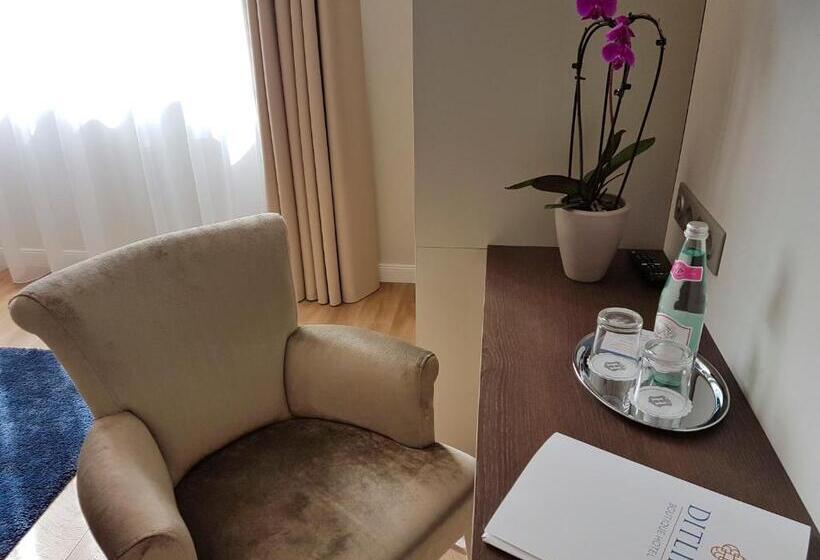 豪华房间, Ditlin