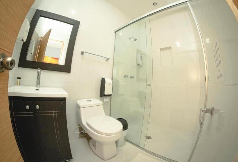 スタンダードシングルルーム, Llanogrande Airport