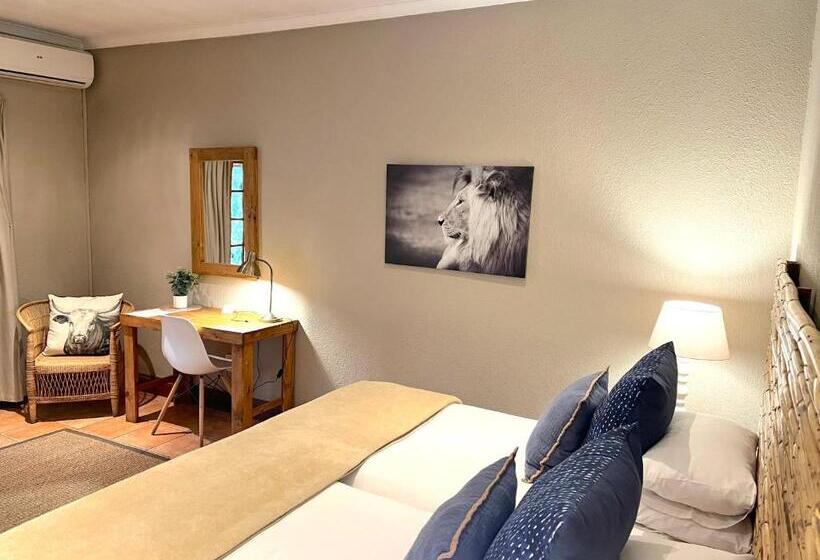 디럭스 스위트, Safari Club Guest Lodge Or Tambo International Airport
