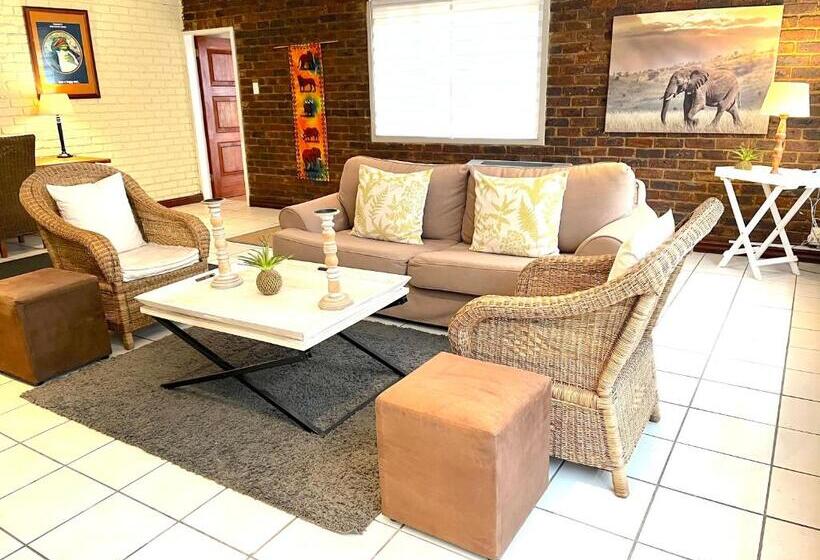 패밀리 방갈로, Safari Club Guest Lodge Or Tambo International Airport