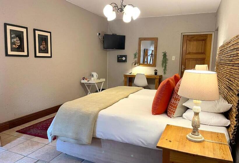 스탠다드 트리플 룸, Safari Club Guest Lodge Or Tambo International Airport