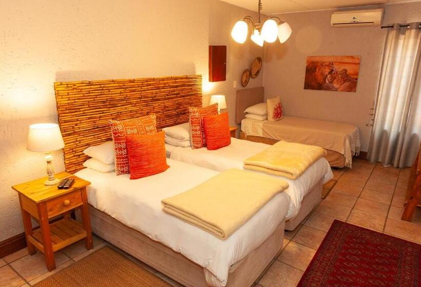 스탠다드 트리플 룸, Safari Club Guest Lodge Or Tambo International Airport