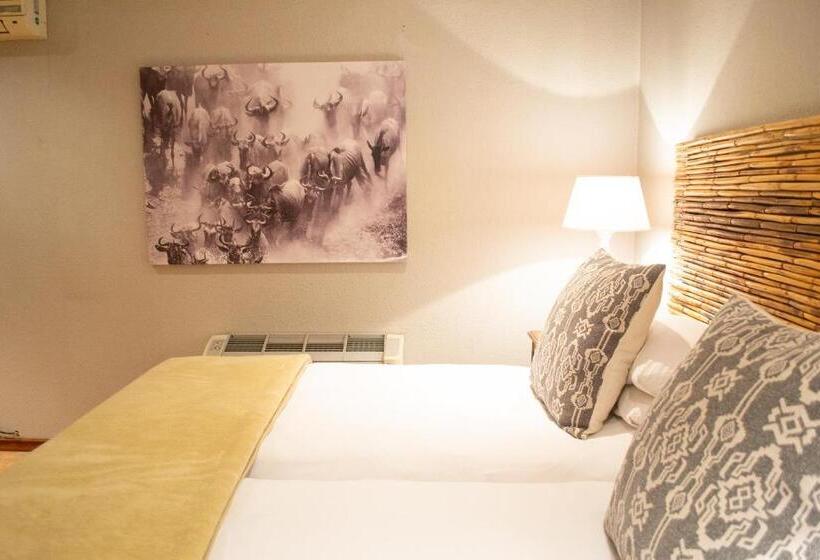 스탠다드 트리플 룸 가든 전망, Safari Club Guest Lodge Or Tambo International Airport