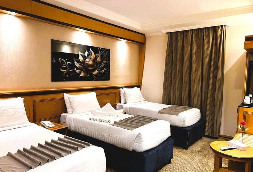 标准三人间, Maysan Al Maqam