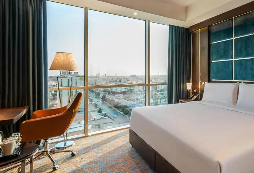 キングサイズベッドのスタンダードルーム, Holiday Inn Riyadh Ai Malaz, An Ihg