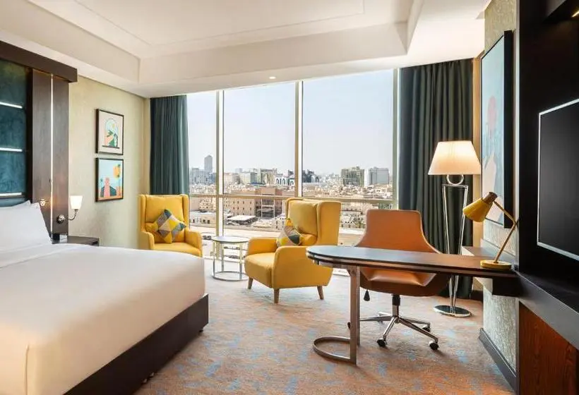 キングサイズベッドのスイートルーム, Holiday Inn Riyadh Ai Malaz, An Ihg