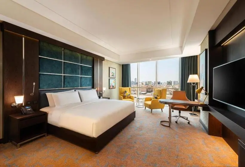 キングサイズベッドのスイートルーム, Holiday Inn Riyadh Ai Malaz, An Ihg